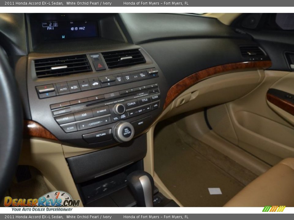 2011 Honda Accord EX-L Sedan White Orchid Pearl / Ivory Photo #7