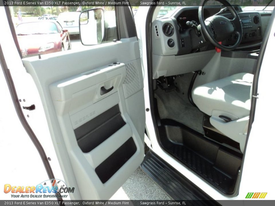 2013 Ford E Series Van E350 XLT Passenger Oxford White / Medium Flint Photo #16