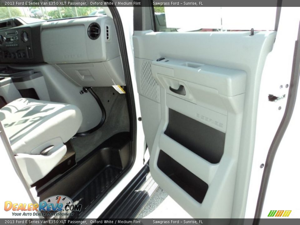 2013 Ford E Series Van E350 XLT Passenger Oxford White / Medium Flint Photo #19