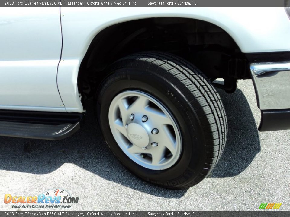 2013 Ford E Series Van E350 XLT Passenger Oxford White / Medium Flint Photo #30
