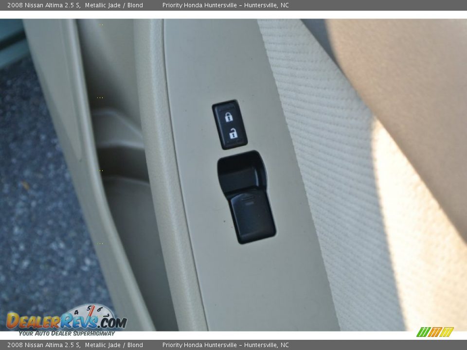 2008 Nissan Altima 2.5 S Metallic Jade / Blond Photo #22