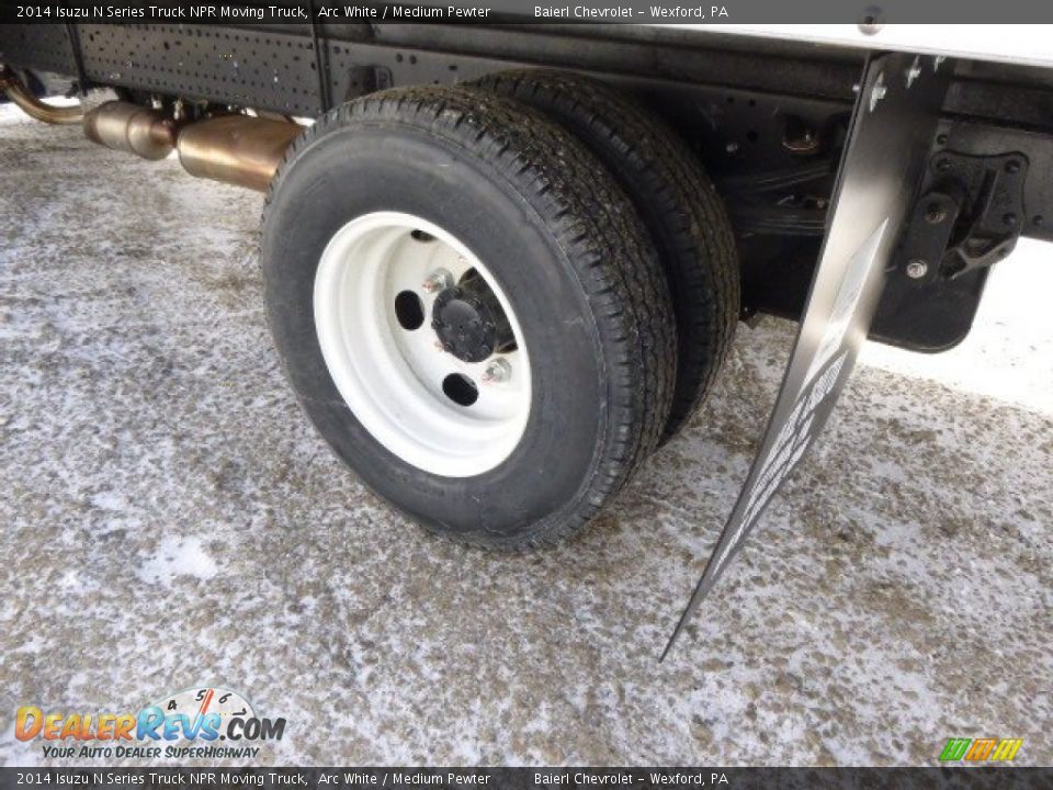 2014 Isuzu N Series Truck NPR Moving Truck Arc White / Medium Pewter Photo #9