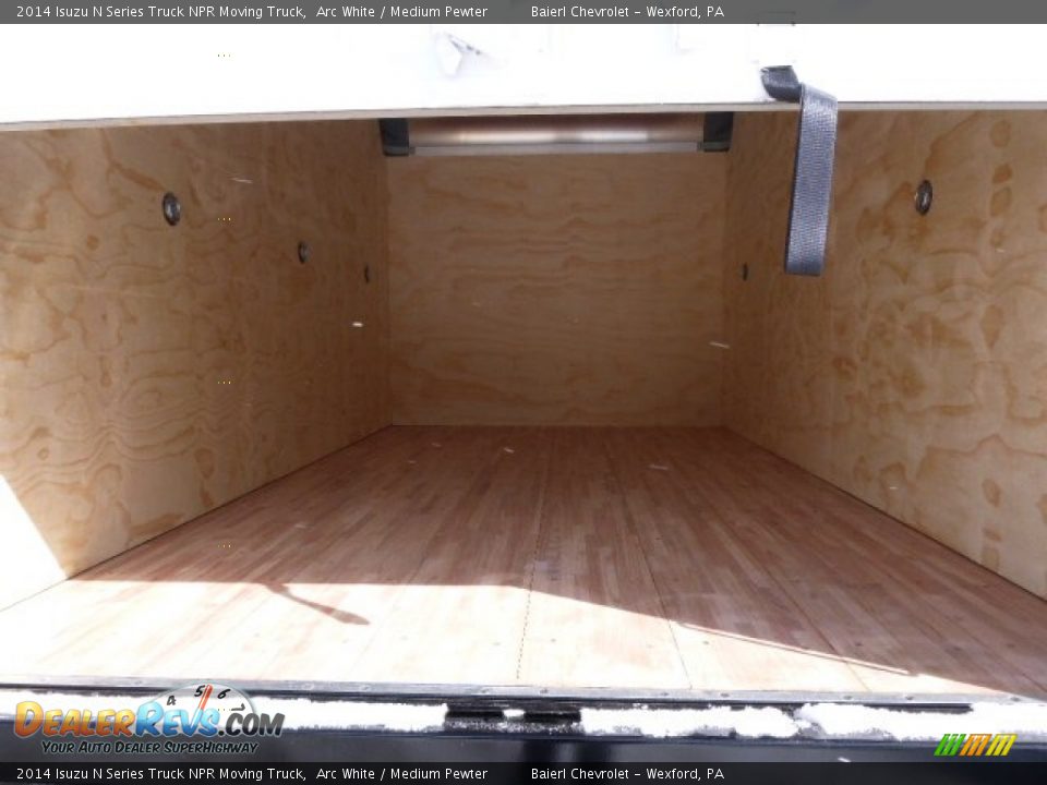 2014 Isuzu N Series Truck NPR Moving Truck Arc White / Medium Pewter Photo #10