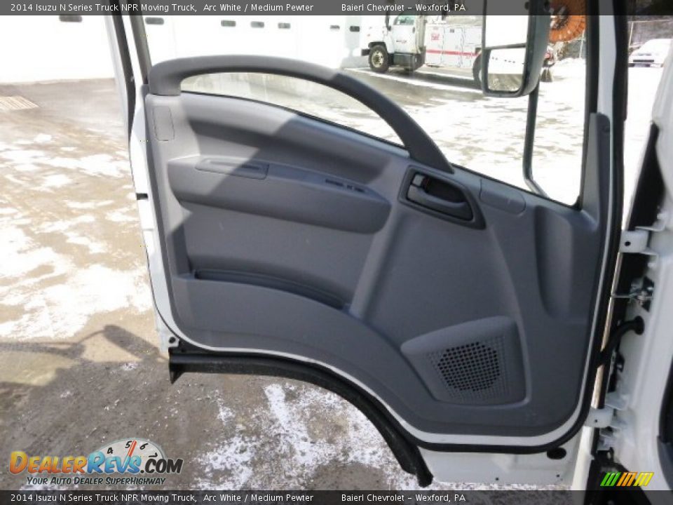2014 Isuzu N Series Truck NPR Moving Truck Arc White / Medium Pewter Photo #13