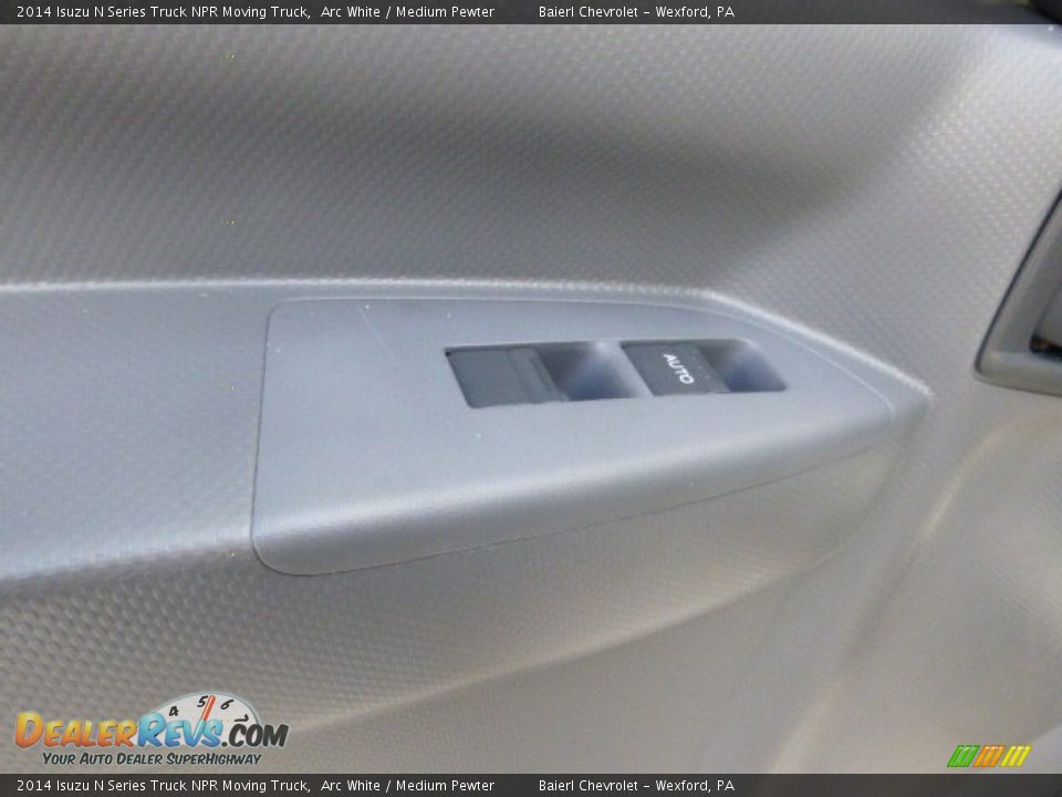 2014 Isuzu N Series Truck NPR Moving Truck Arc White / Medium Pewter Photo #14