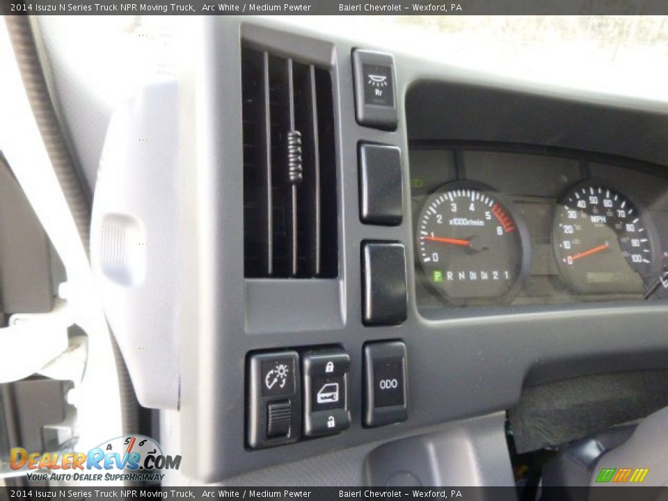 2014 Isuzu N Series Truck NPR Moving Truck Arc White / Medium Pewter Photo #17