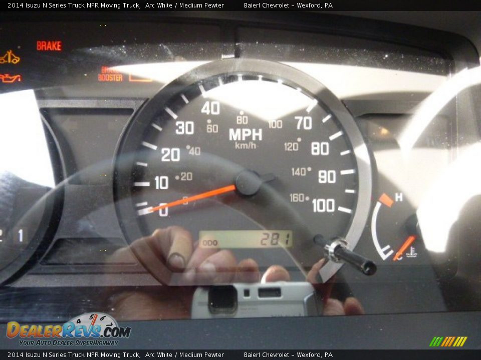 2014 Isuzu N Series Truck NPR Moving Truck Arc White / Medium Pewter Photo #19