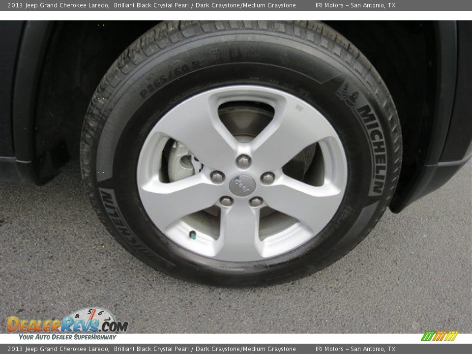 2013 Jeep Grand Cherokee Laredo Brilliant Black Crystal Pearl / Dark Graystone/Medium Graystone Photo #9