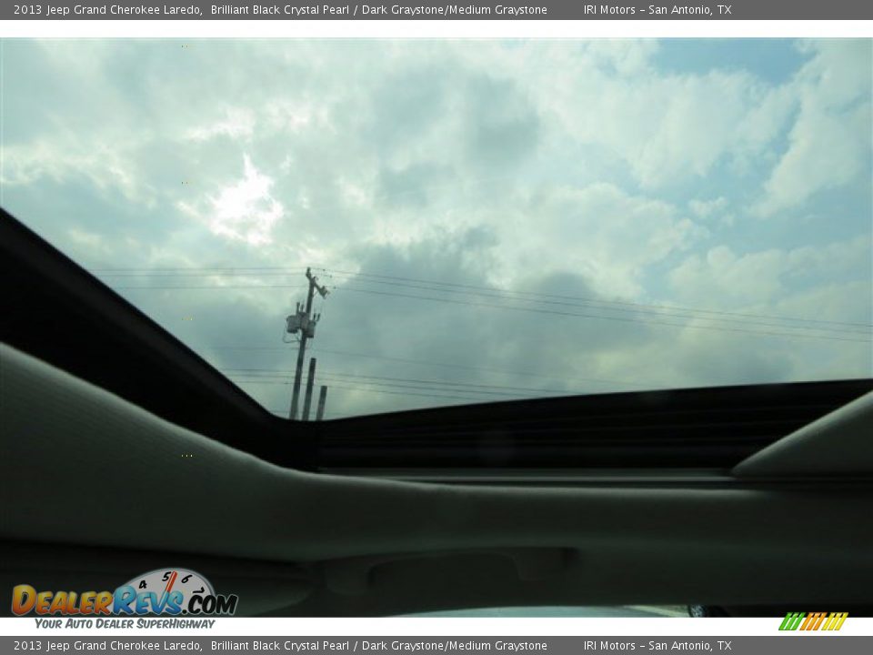 2013 Jeep Grand Cherokee Laredo Brilliant Black Crystal Pearl / Dark Graystone/Medium Graystone Photo #16