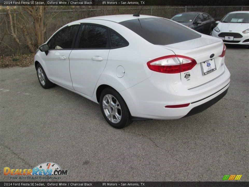 2014 Ford Fiesta SE Sedan Oxford White / Charcoal Black Photo #2