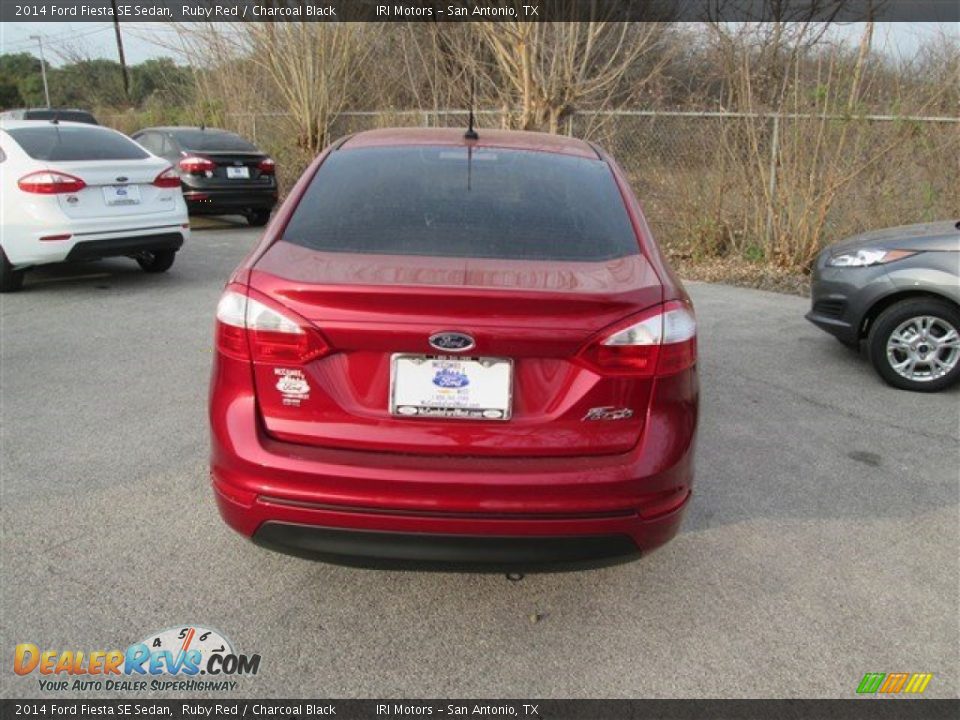 2014 Ford Fiesta SE Sedan Ruby Red / Charcoal Black Photo #5