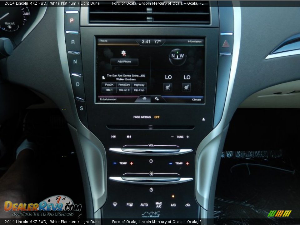 Controls of 2014 Lincoln MKZ FWD Photo #9