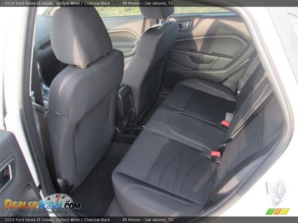 2014 Ford Fiesta SE Sedan Oxford White / Charcoal Black Photo #10