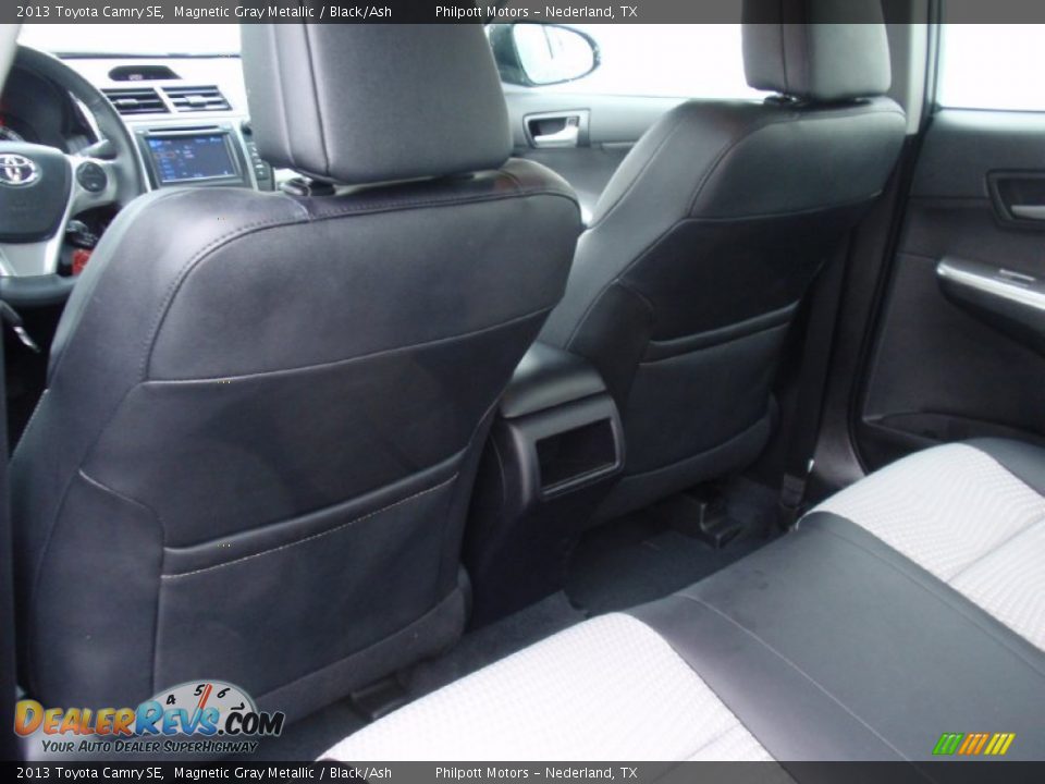 2013 Toyota Camry SE Magnetic Gray Metallic / Black/Ash Photo #30