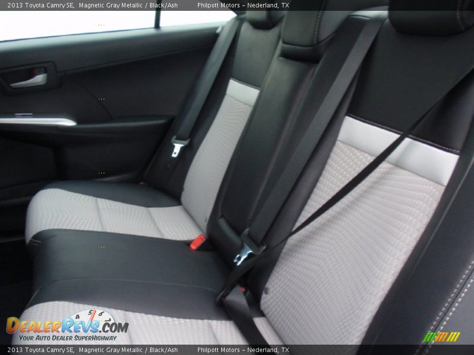 2013 Toyota Camry SE Magnetic Gray Metallic / Black/Ash Photo #31