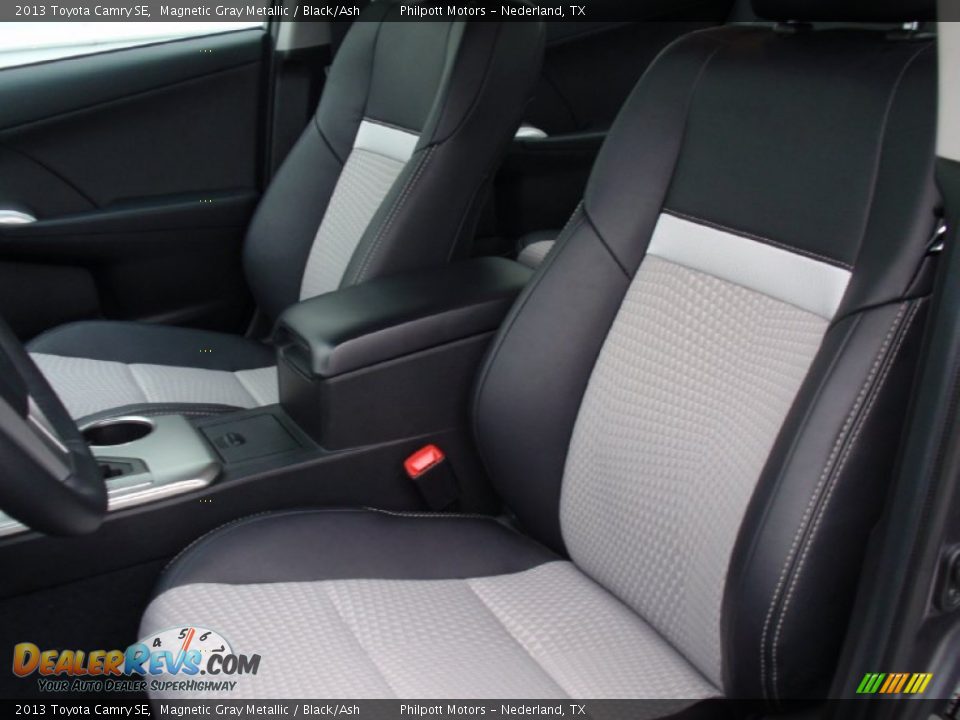 2013 Toyota Camry SE Magnetic Gray Metallic / Black/Ash Photo #35