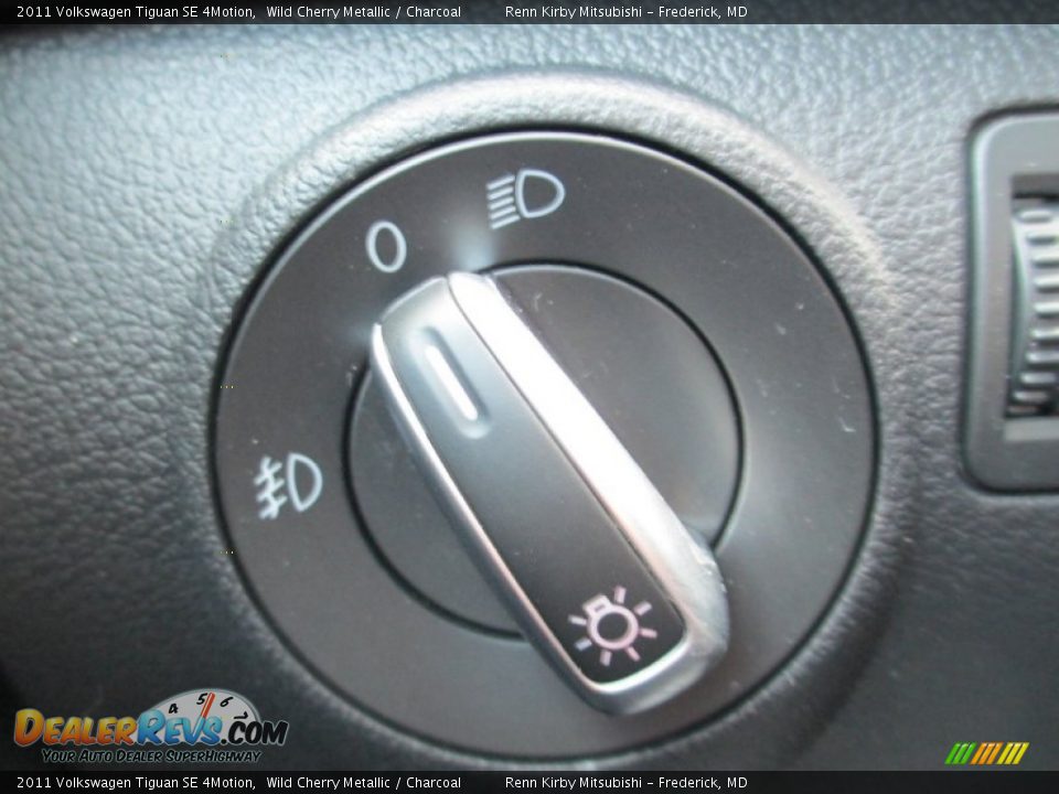 2011 Volkswagen Tiguan SE 4Motion Wild Cherry Metallic / Charcoal Photo #15