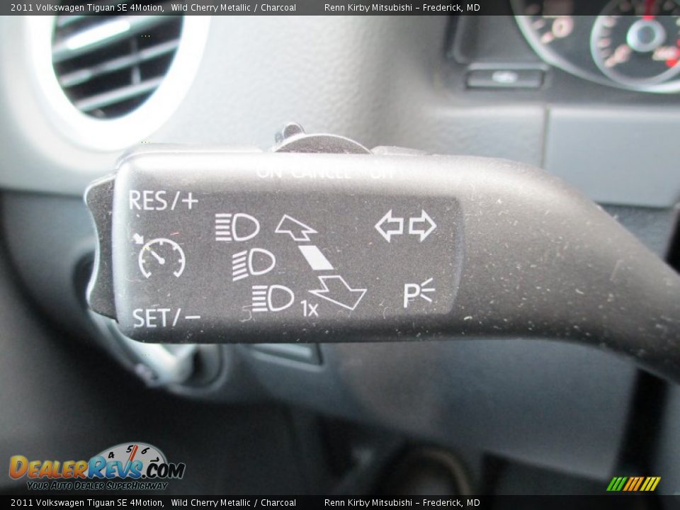 2011 Volkswagen Tiguan SE 4Motion Wild Cherry Metallic / Charcoal Photo #17