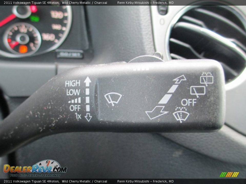 2011 Volkswagen Tiguan SE 4Motion Wild Cherry Metallic / Charcoal Photo #18