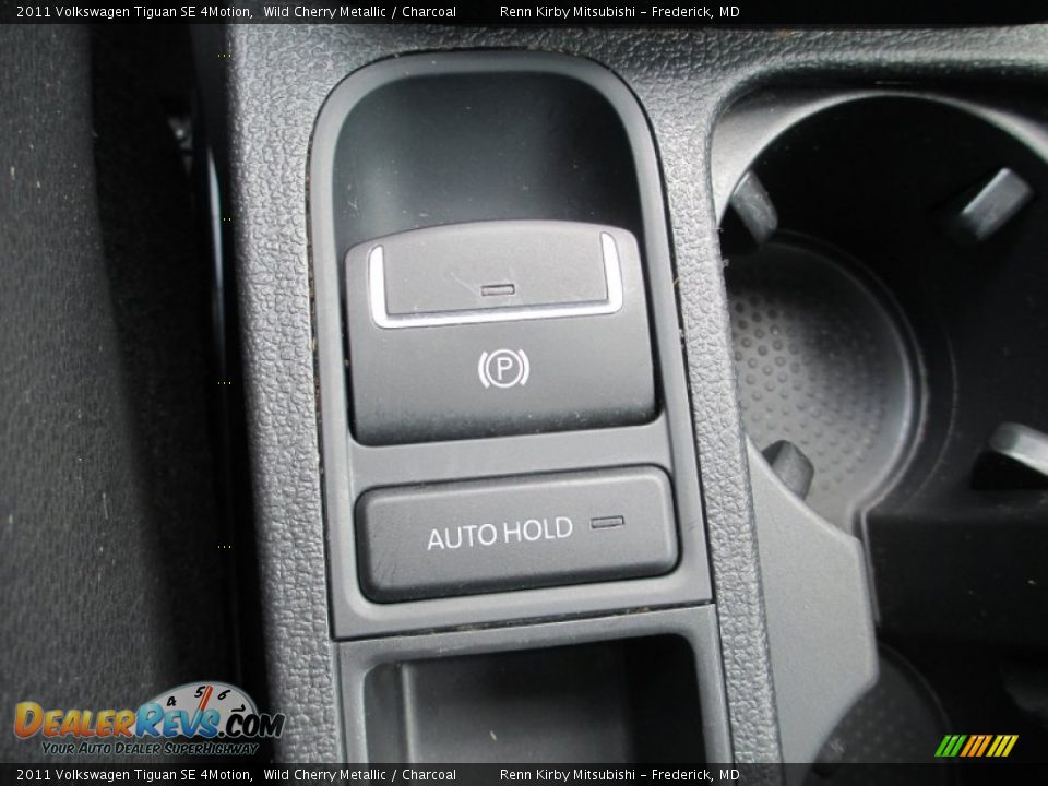 2011 Volkswagen Tiguan SE 4Motion Wild Cherry Metallic / Charcoal Photo #26