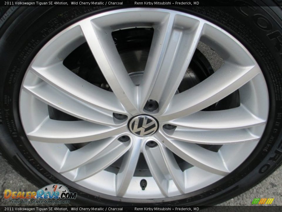 2011 Volkswagen Tiguan SE 4Motion Wild Cherry Metallic / Charcoal Photo #32