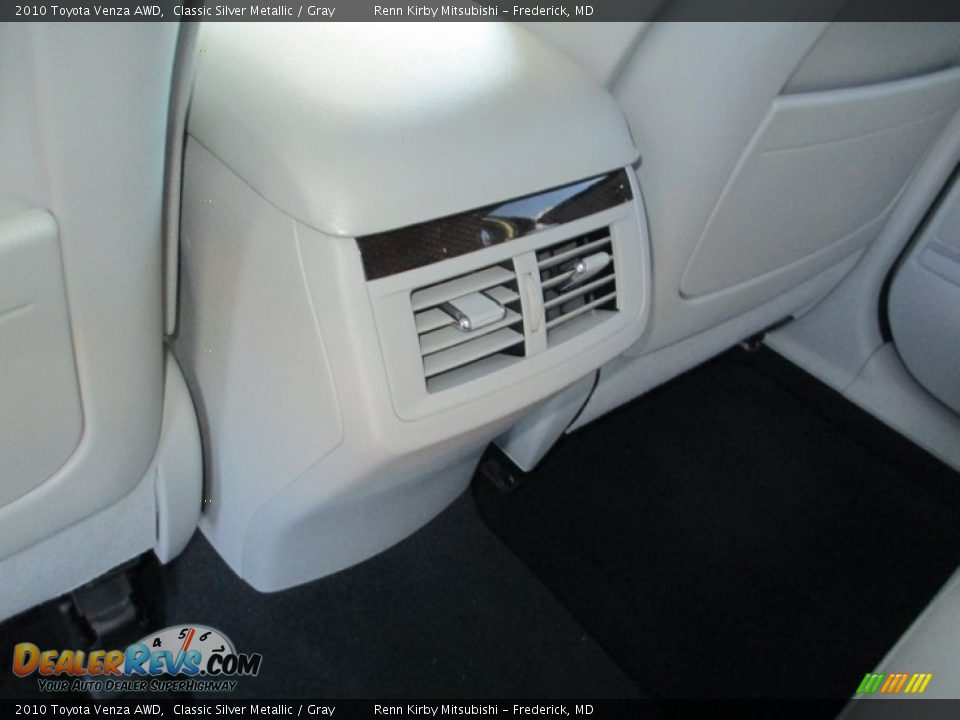 2010 Toyota Venza AWD Classic Silver Metallic / Gray Photo #26