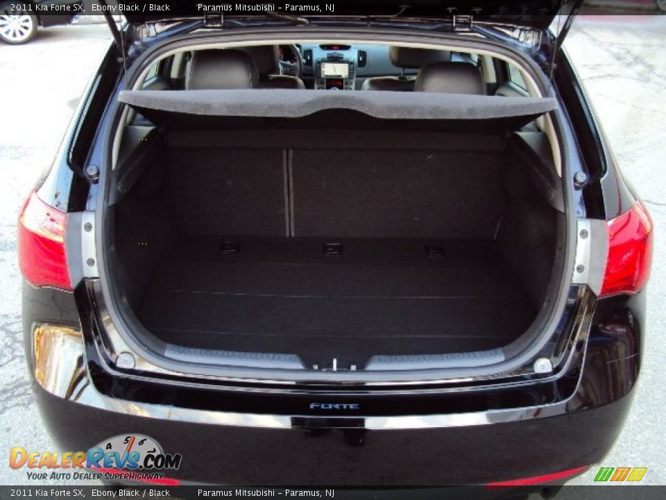 2011 Kia Forte SX Trunk Photo #7