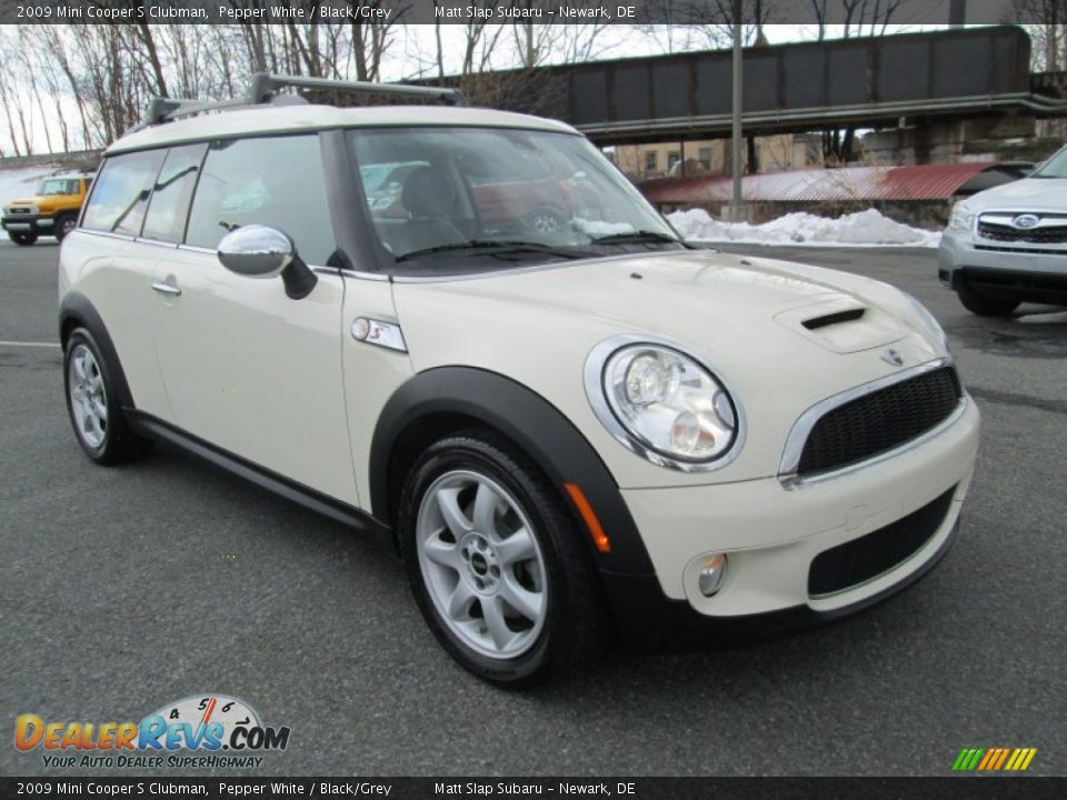 2009 Mini Cooper S Clubman Pepper White / Black/Grey Photo #4