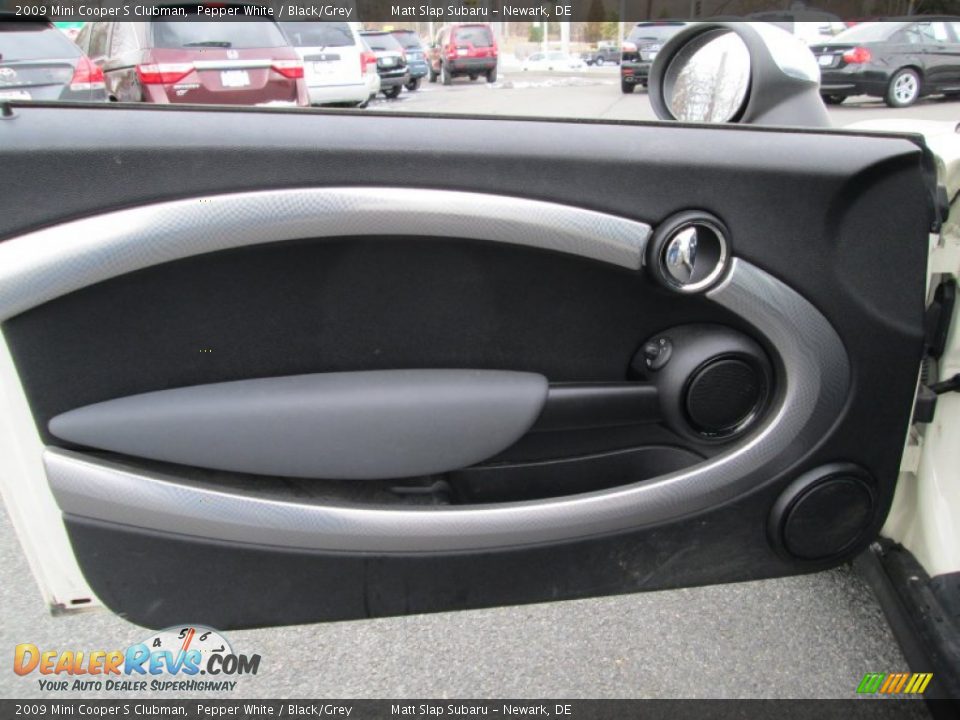 2009 Mini Cooper S Clubman Pepper White / Black/Grey Photo #12