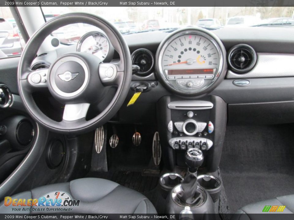 2009 Mini Cooper S Clubman Pepper White / Black/Grey Photo #15