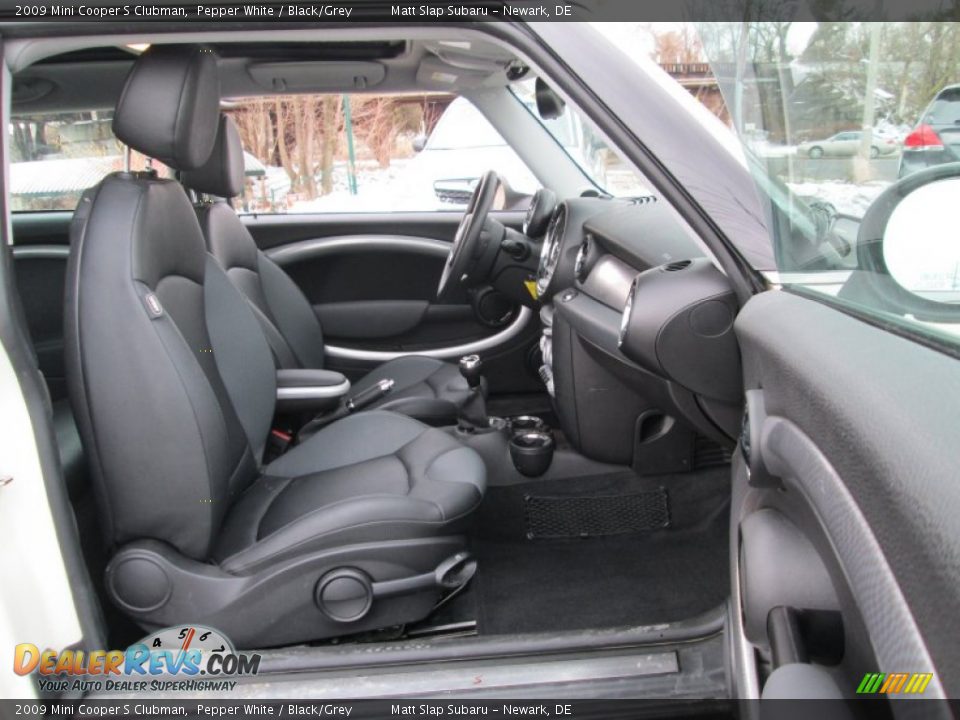2009 Mini Cooper S Clubman Pepper White / Black/Grey Photo #16