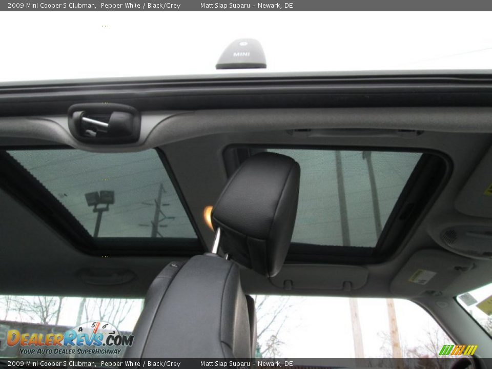 2009 Mini Cooper S Clubman Pepper White / Black/Grey Photo #18