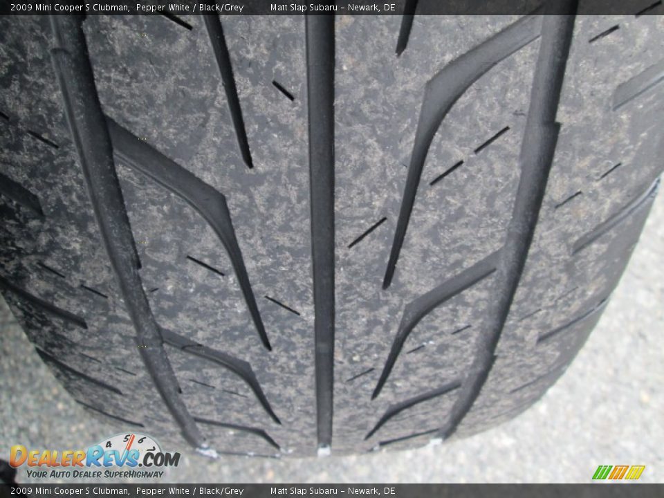 2009 Mini Cooper S Clubman Pepper White / Black/Grey Photo #22