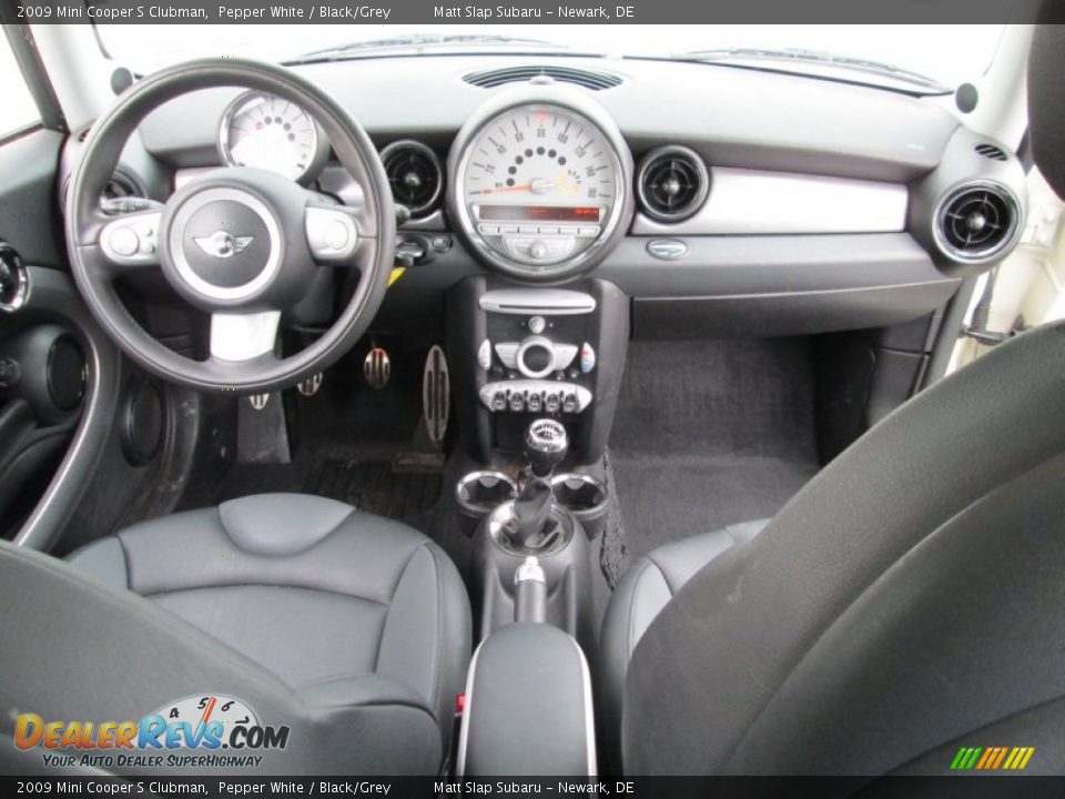 2009 Mini Cooper S Clubman Pepper White / Black/Grey Photo #23
