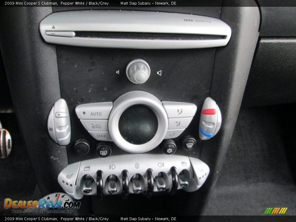 2009 Mini Cooper S Clubman Pepper White / Black/Grey Photo #25