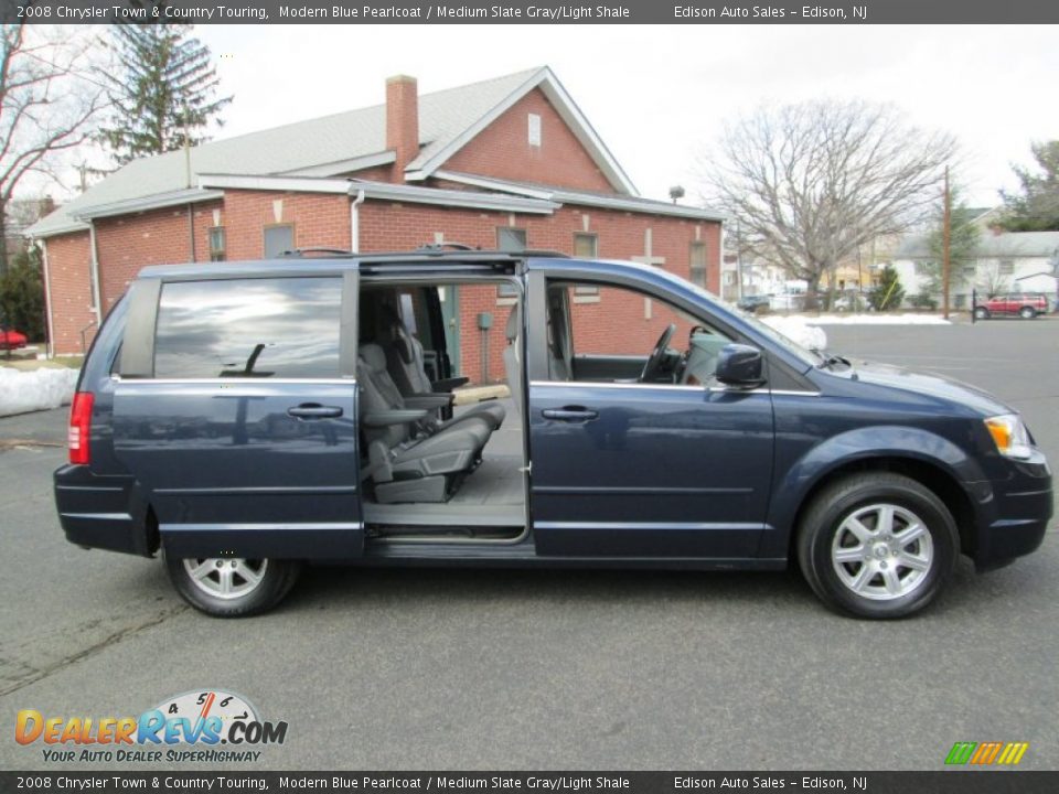 2008 Chrysler Town & Country Touring Modern Blue Pearlcoat / Medium Slate Gray/Light Shale Photo #11
