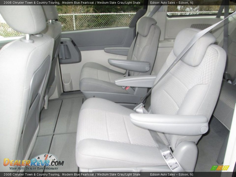 2008 Chrysler Town & Country Touring Modern Blue Pearlcoat / Medium Slate Gray/Light Shale Photo #18
