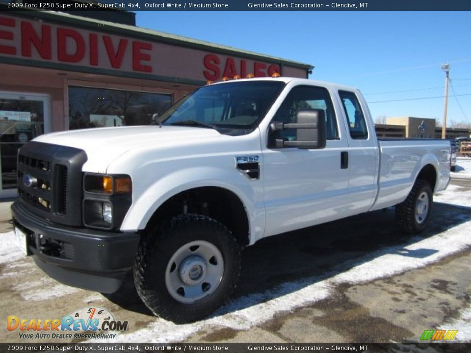 2009 Ford F250 Super Duty XL SuperCab 4x4 Oxford White / Medium Stone Photo #1
