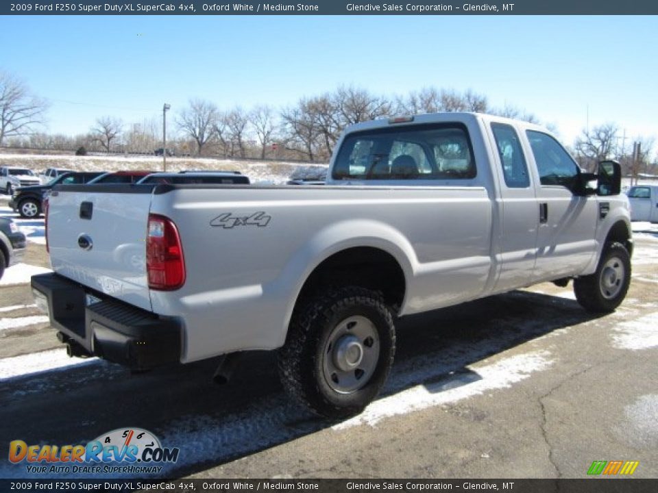 2009 Ford F250 Super Duty XL SuperCab 4x4 Oxford White / Medium Stone Photo #3