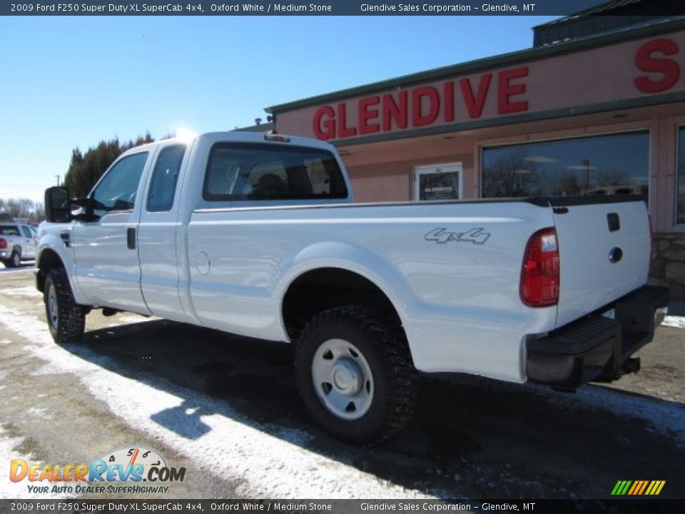 2009 Ford F250 Super Duty XL SuperCab 4x4 Oxford White / Medium Stone Photo #4