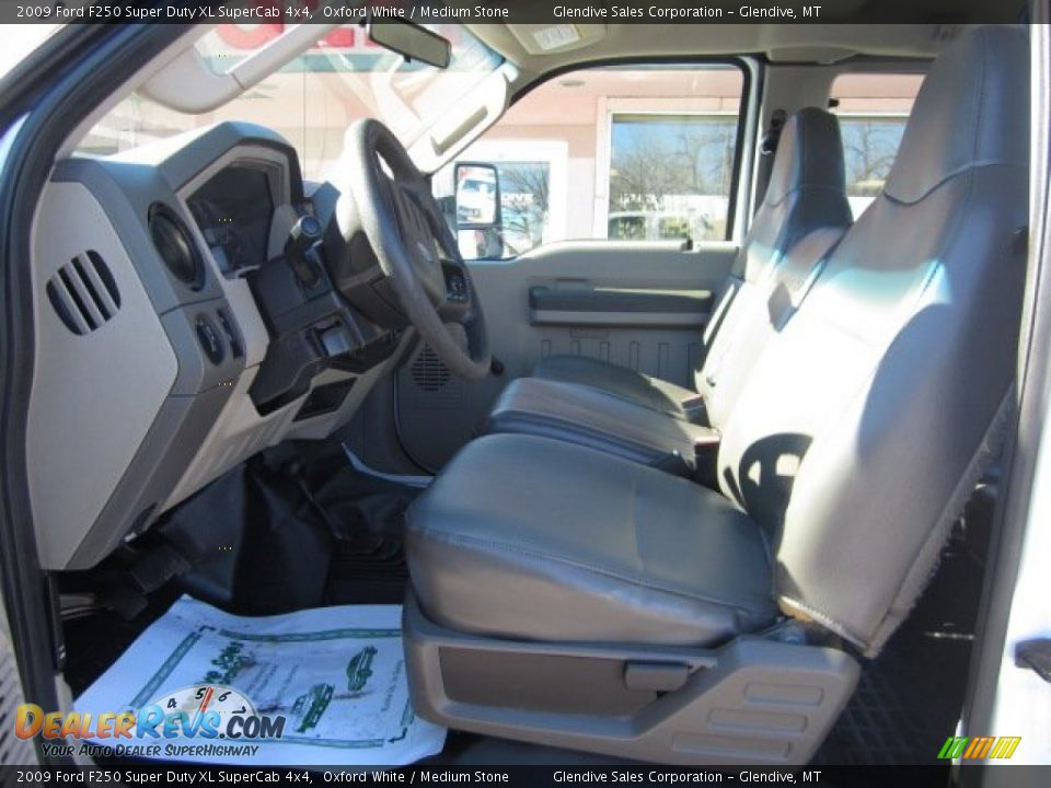 2009 Ford F250 Super Duty XL SuperCab 4x4 Oxford White / Medium Stone Photo #6