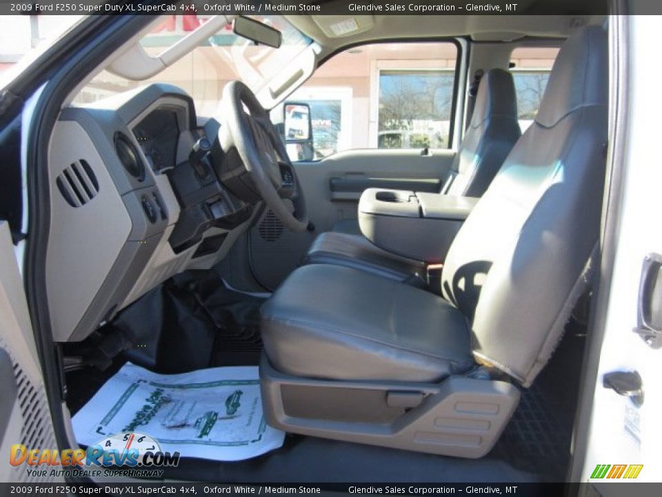 2009 Ford F250 Super Duty XL SuperCab 4x4 Oxford White / Medium Stone Photo #7