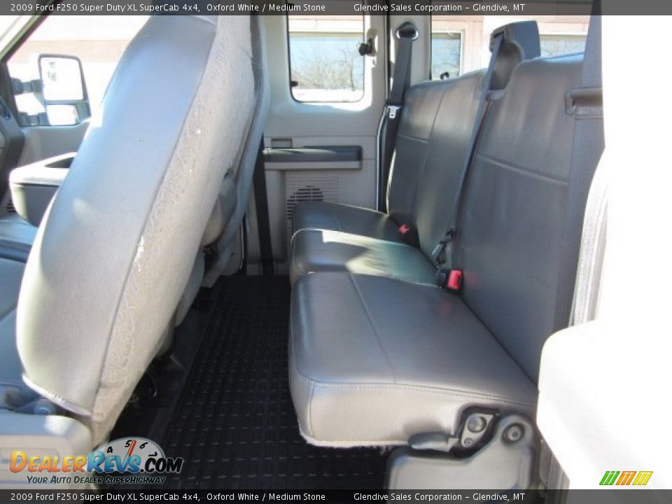 2009 Ford F250 Super Duty XL SuperCab 4x4 Oxford White / Medium Stone Photo #8