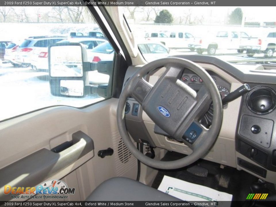 2009 Ford F250 Super Duty XL SuperCab 4x4 Oxford White / Medium Stone Photo #14