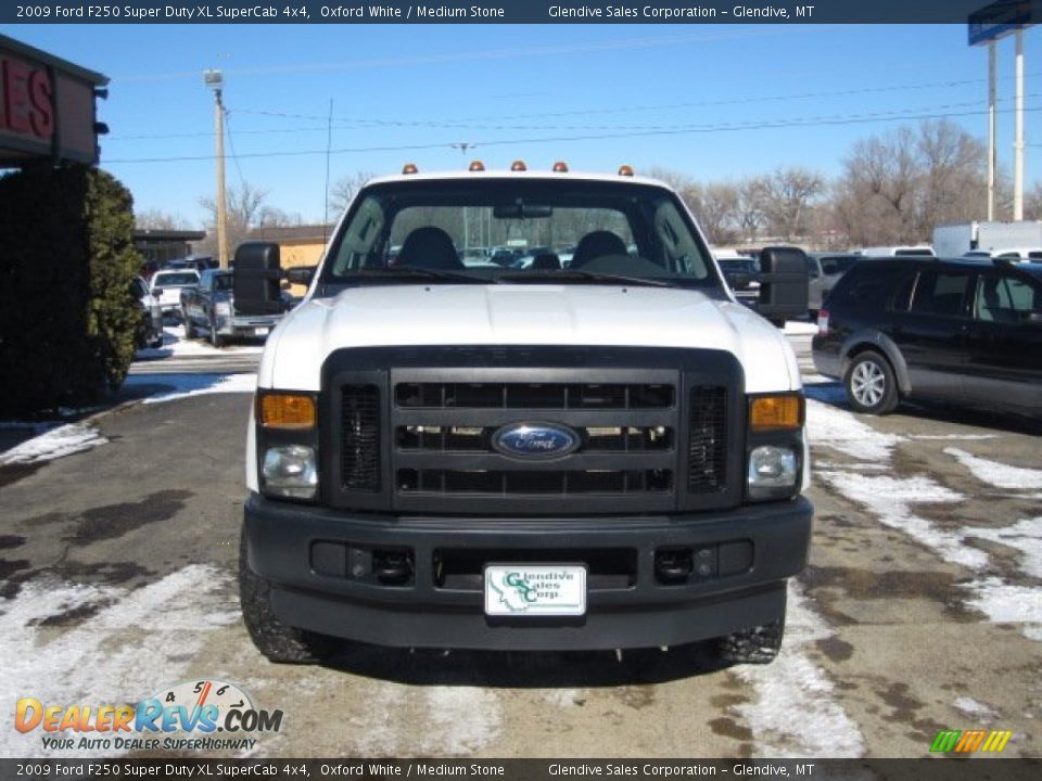 2009 Ford F250 Super Duty XL SuperCab 4x4 Oxford White / Medium Stone Photo #18
