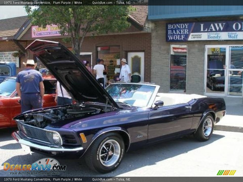 Front 3/4 View of 1970 Ford Mustang Convertible Photo #3