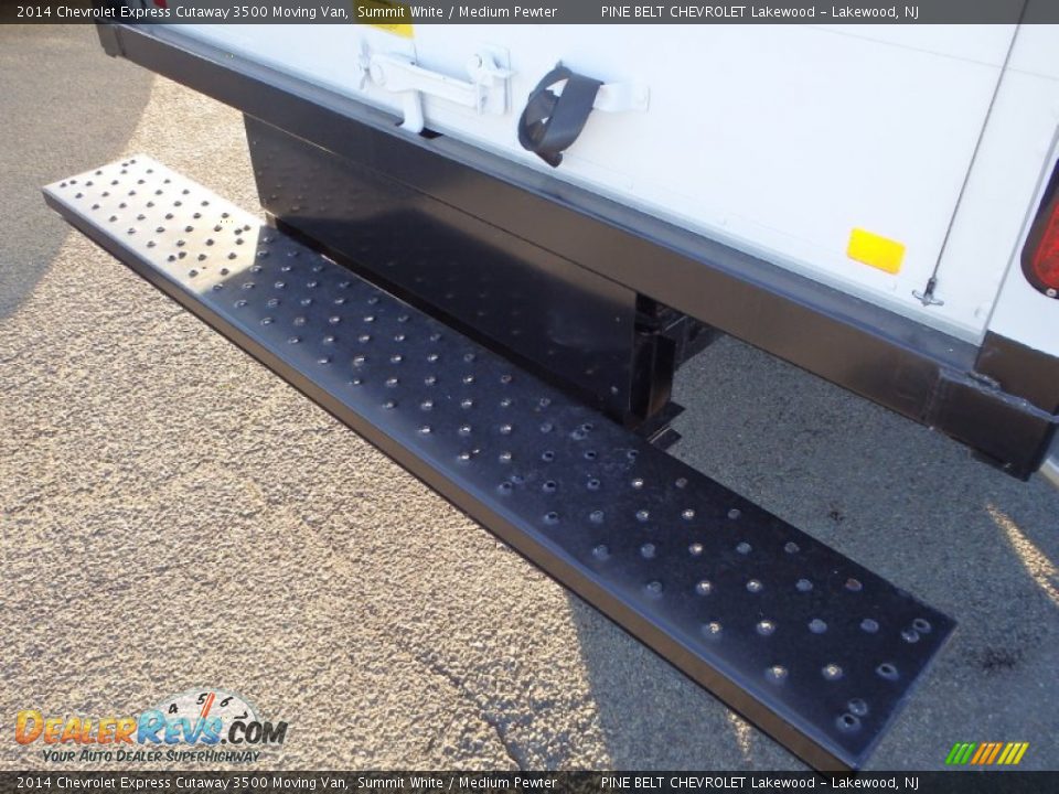 2014 Chevrolet Express Cutaway 3500 Moving Van Summit White / Medium Pewter Photo #13