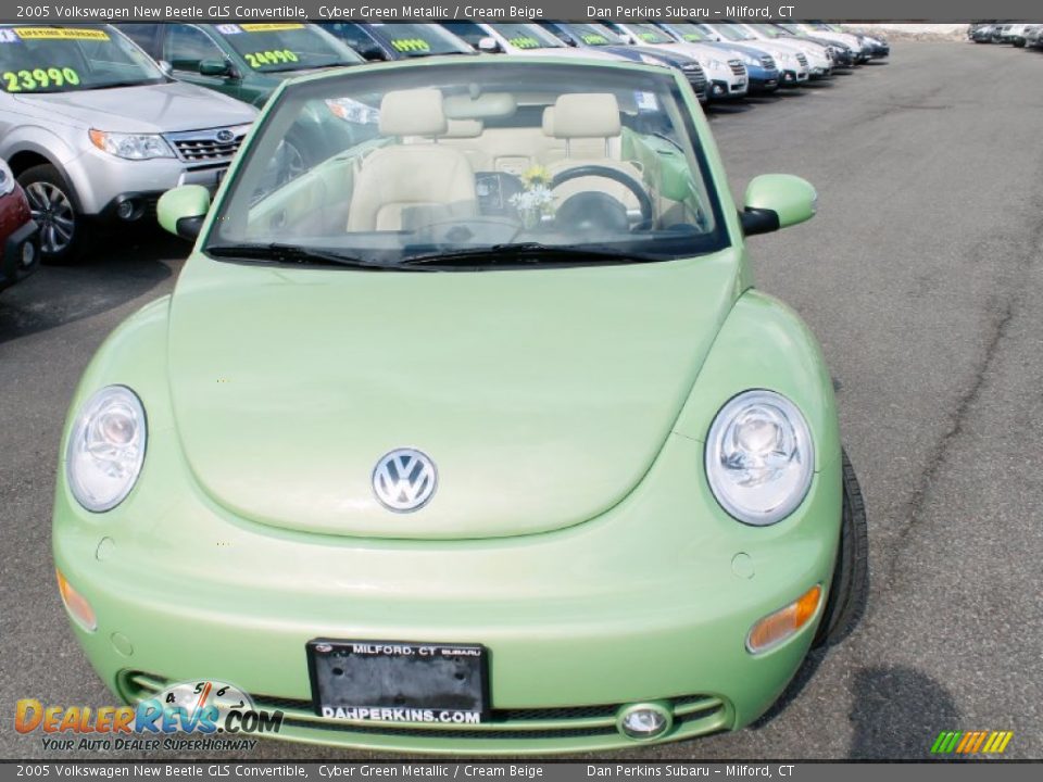 2005 Volkswagen New Beetle GLS Convertible Cyber Green Metallic / Cream Beige Photo #2