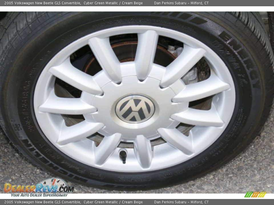 2005 Volkswagen New Beetle GLS Convertible Cyber Green Metallic / Cream Beige Photo #22