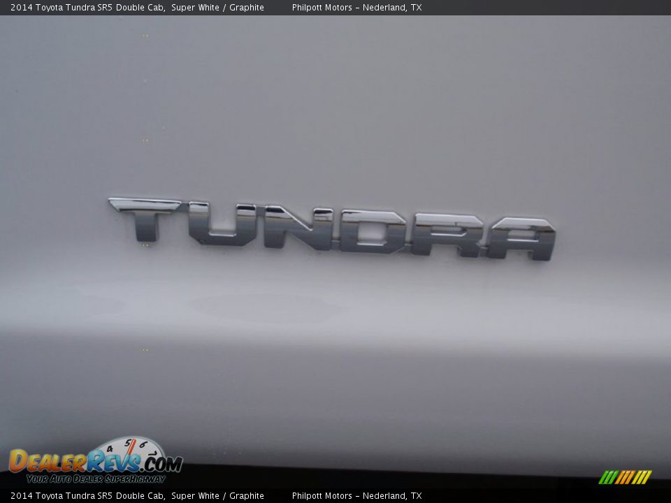 2014 Toyota Tundra SR5 Double Cab Super White / Graphite Photo #14